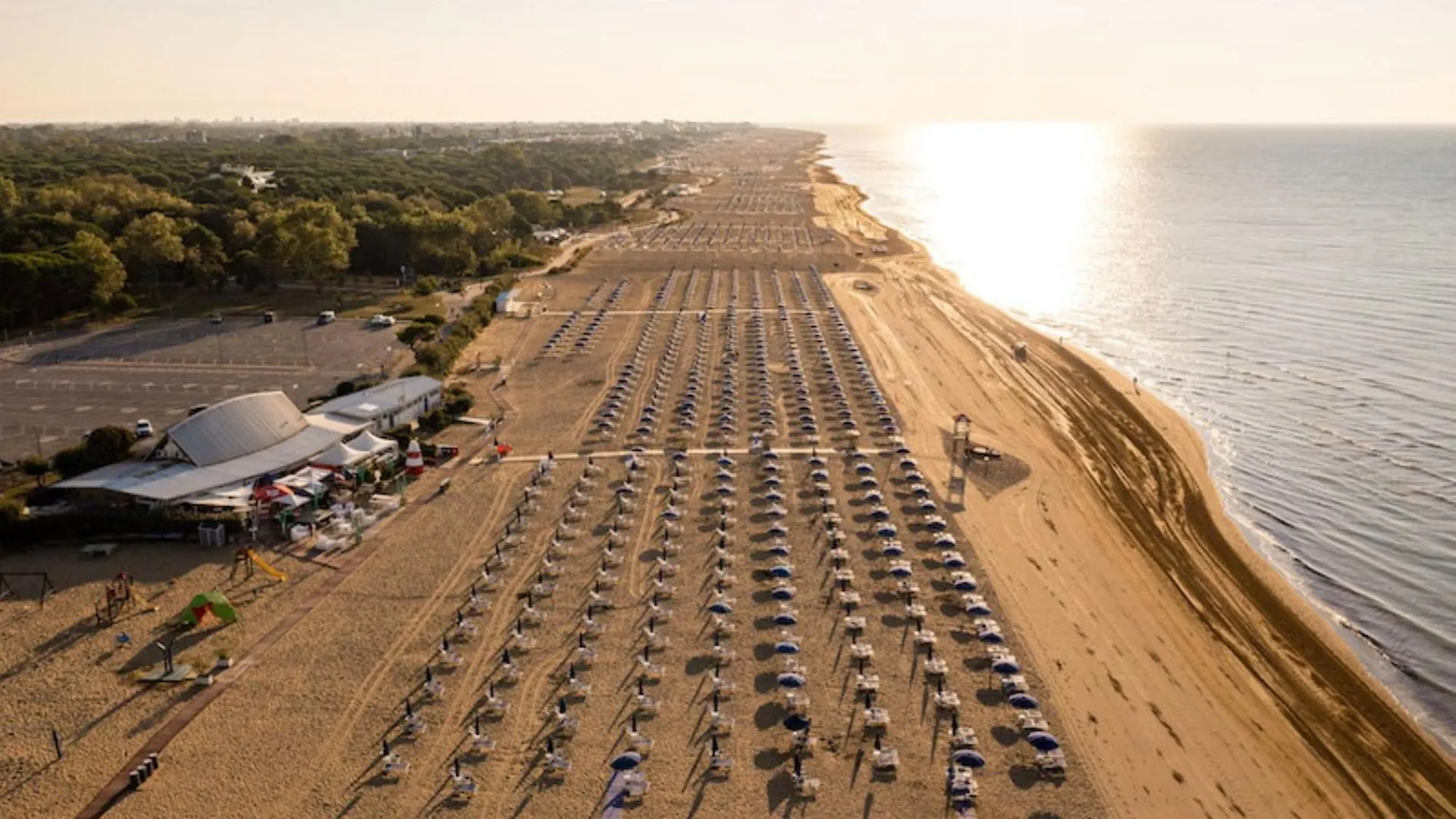 Bright Sea Front Apartment With Terrace - Beahost Bibione Italy
