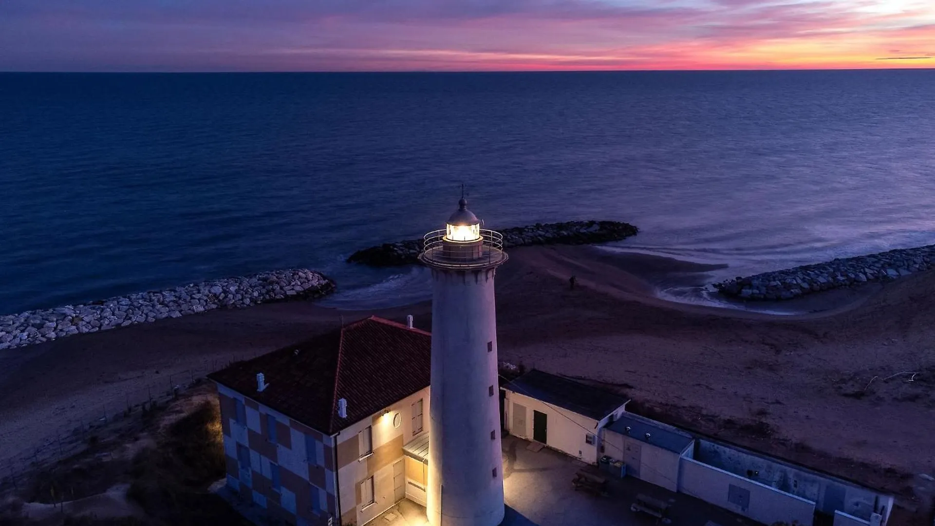 Bright Sea Front Apartment With Terrace - Beahost Bibione Italy